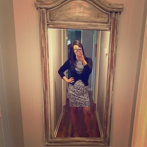 Hello! I am open to reasonable offers! ❤️👠💄💋